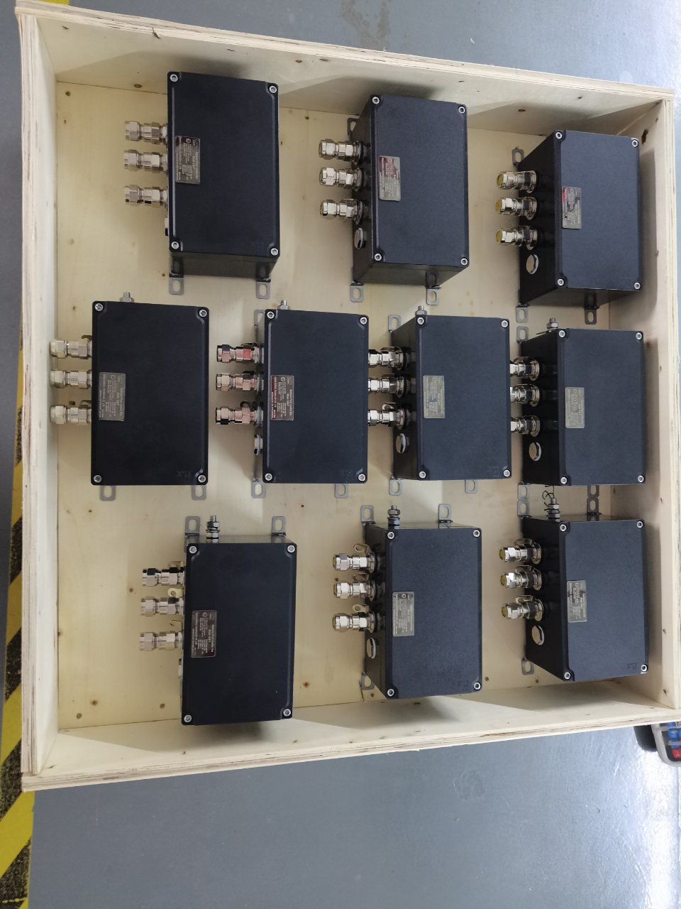 Ex d Flameproof Junction Box.jpg Ex d Flameproof Junction Box.jpg